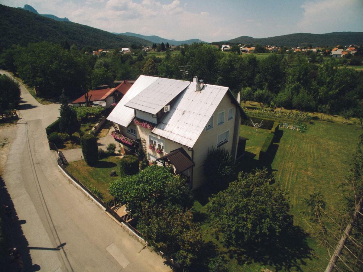 Apartman Belin Ogulin Exteriér fotografie